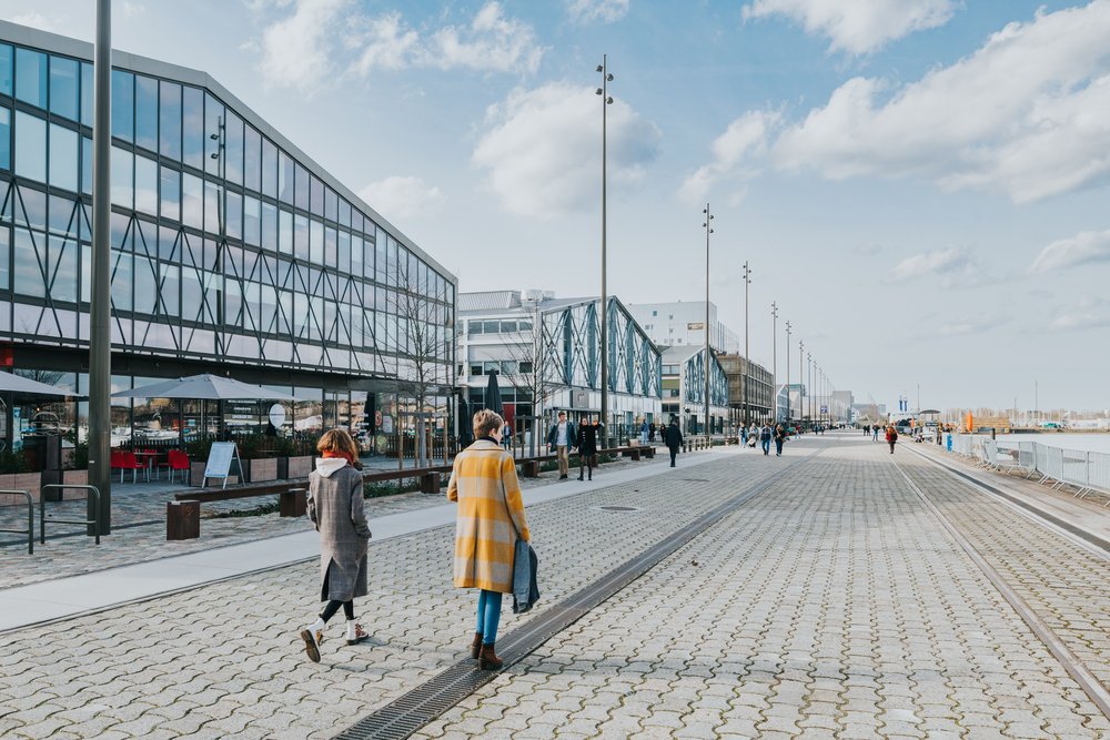 Bassins à Flots à Bordeaux de nuit, vue du quartier et de ses quais – photo Nicolas Duffaure